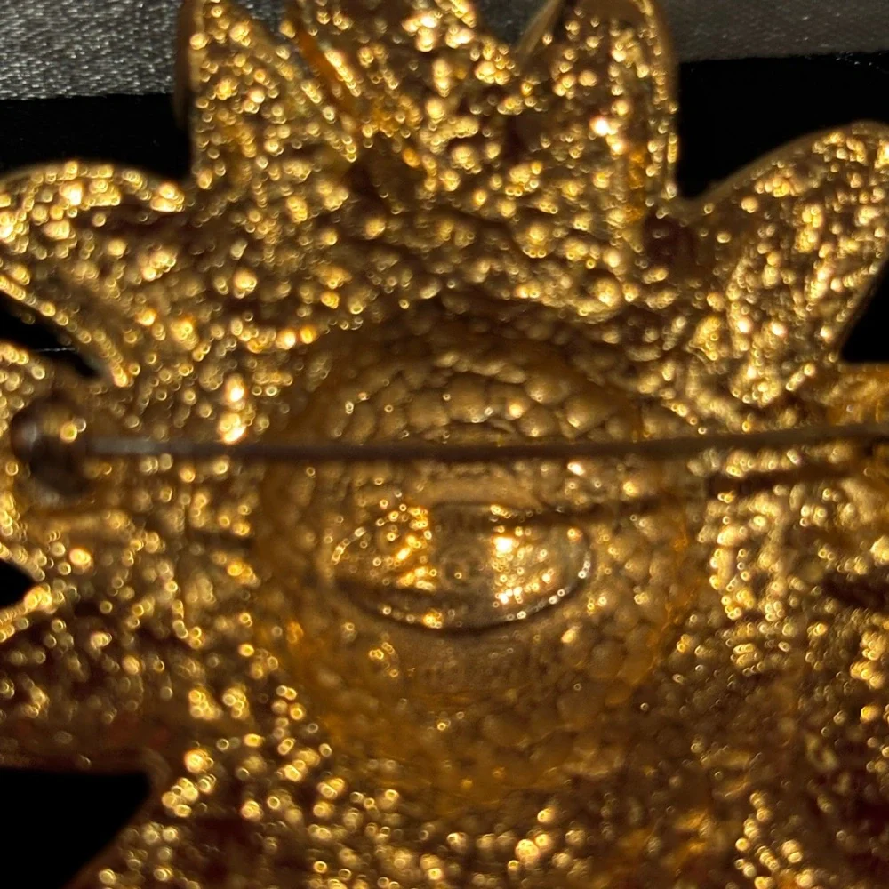 Vintage Chanel Pin/Brooch - Picture 6 of 9
